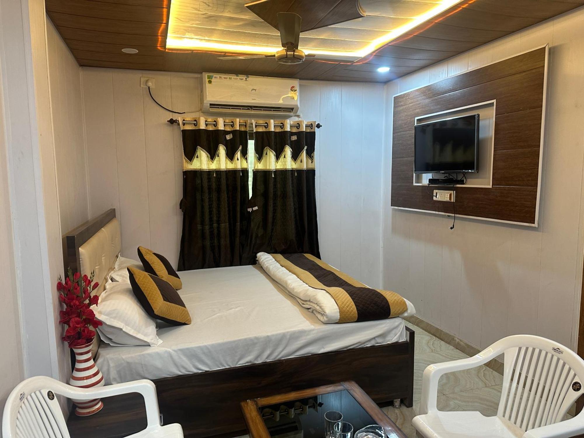 Ganga Godawari Guest House — Photos 1